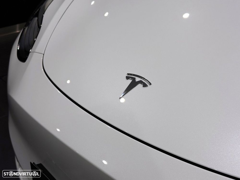 Tesla Model Y Long Range Dual Motor AWD - 42