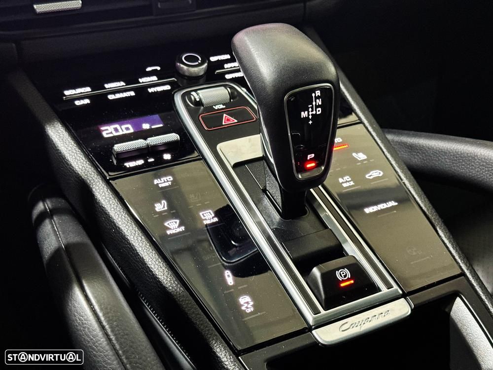 Porsche Cayenne Coupé E-Hybrid Platinum Edition - 48