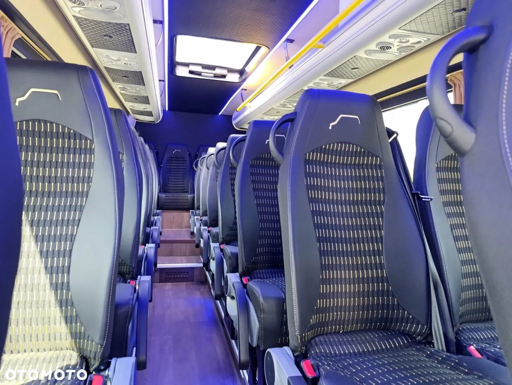 Mercedes-Benz Sprinter 519 - 18