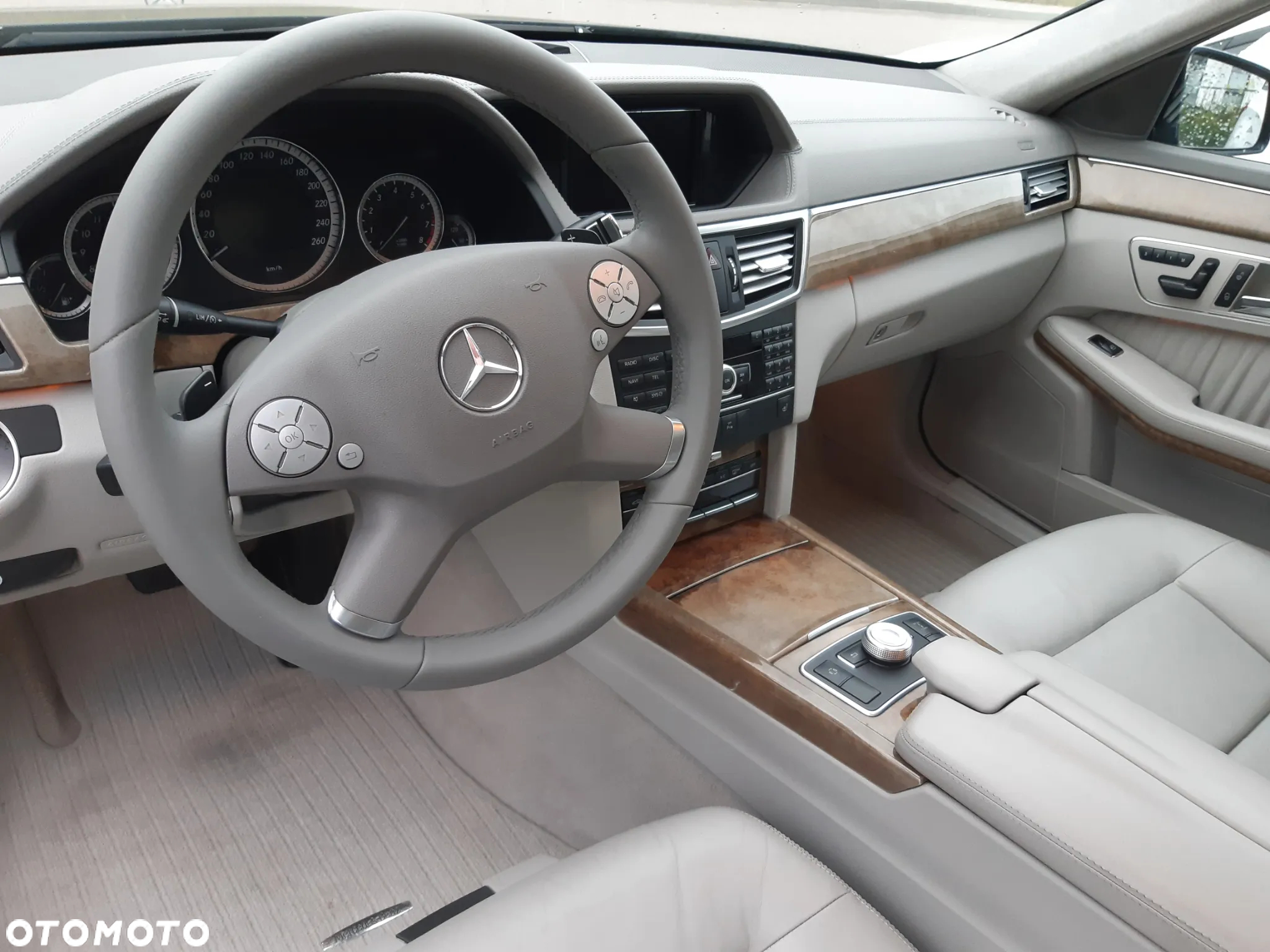 Mercedes-Benz Klasa E 350 4Matic 7G-TRONIC Elegance - 10