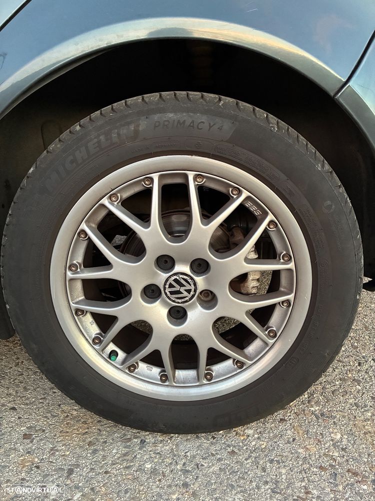 VW Golf 1.9 TDi 25 Anos - 10