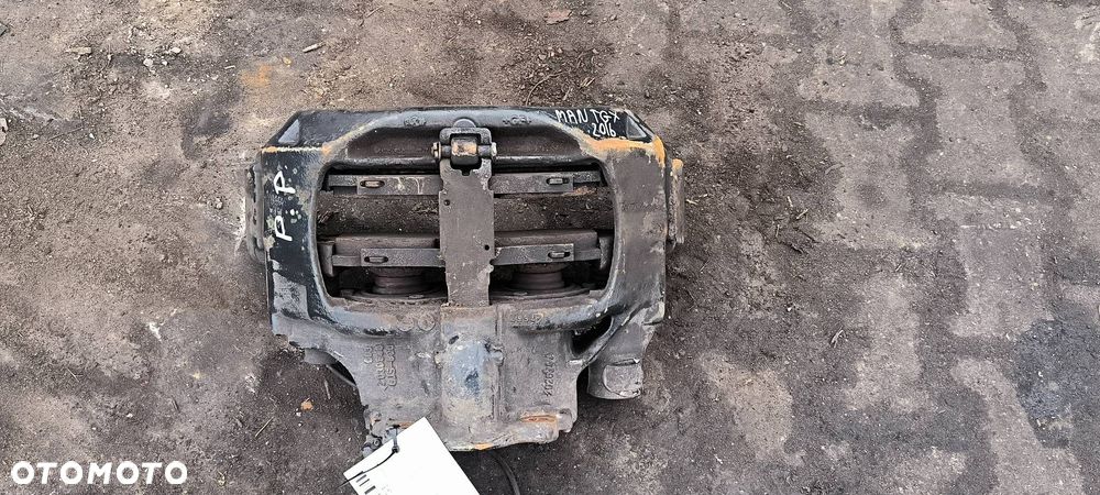 ZACISK HAMULCOWY PRZÓD PRAWY MAN TGX 18.440 - 3