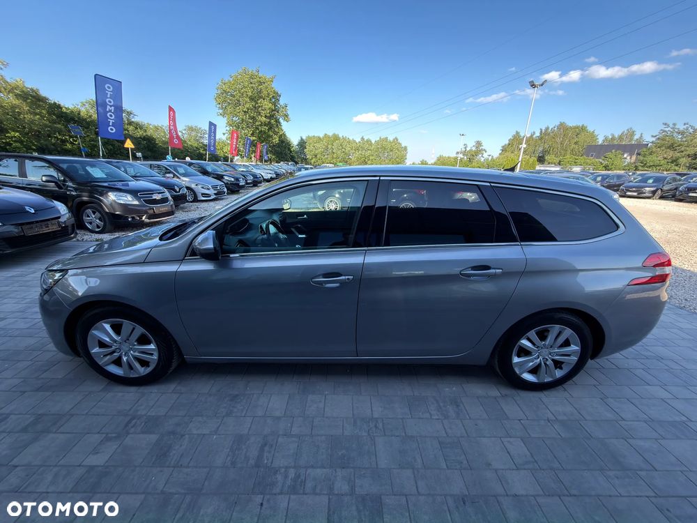 Peugeot 308 1.6 BlueHDi Allure S&S - 23
