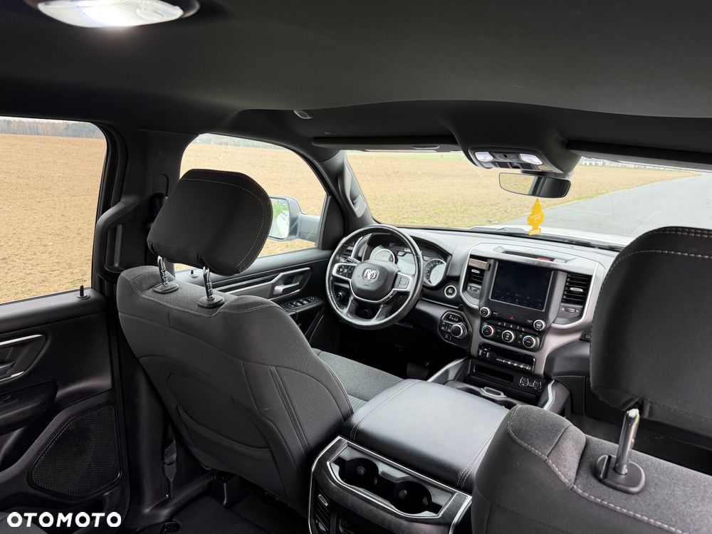 RAM 1500 5.7 Crew Cab Bighorn - 12