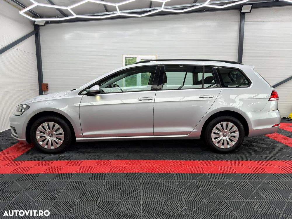 Volkswagen Golf 1.6 TDI SCR Comfortline - 8