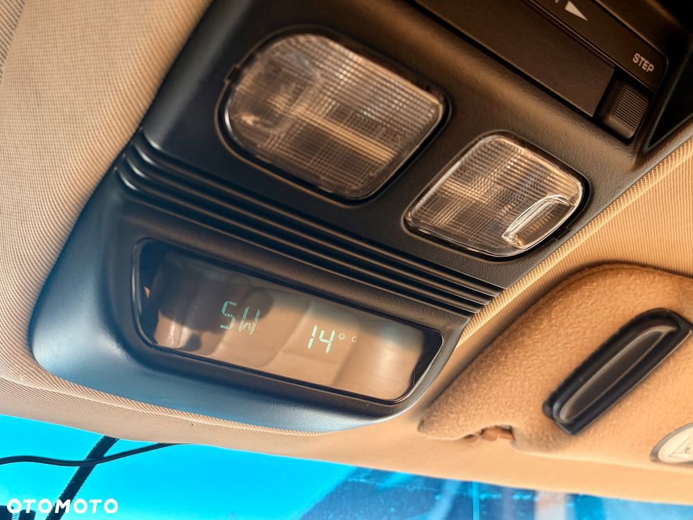 Jeep Grand Cherokee - 28