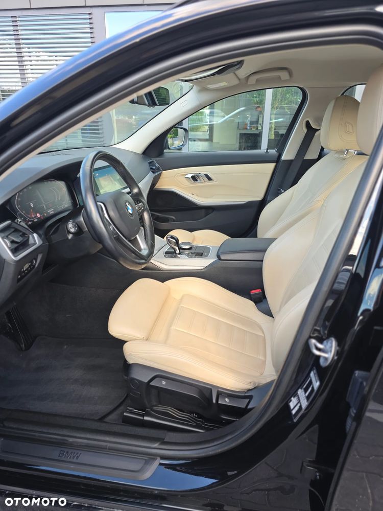 BMW Seria 3 - 32