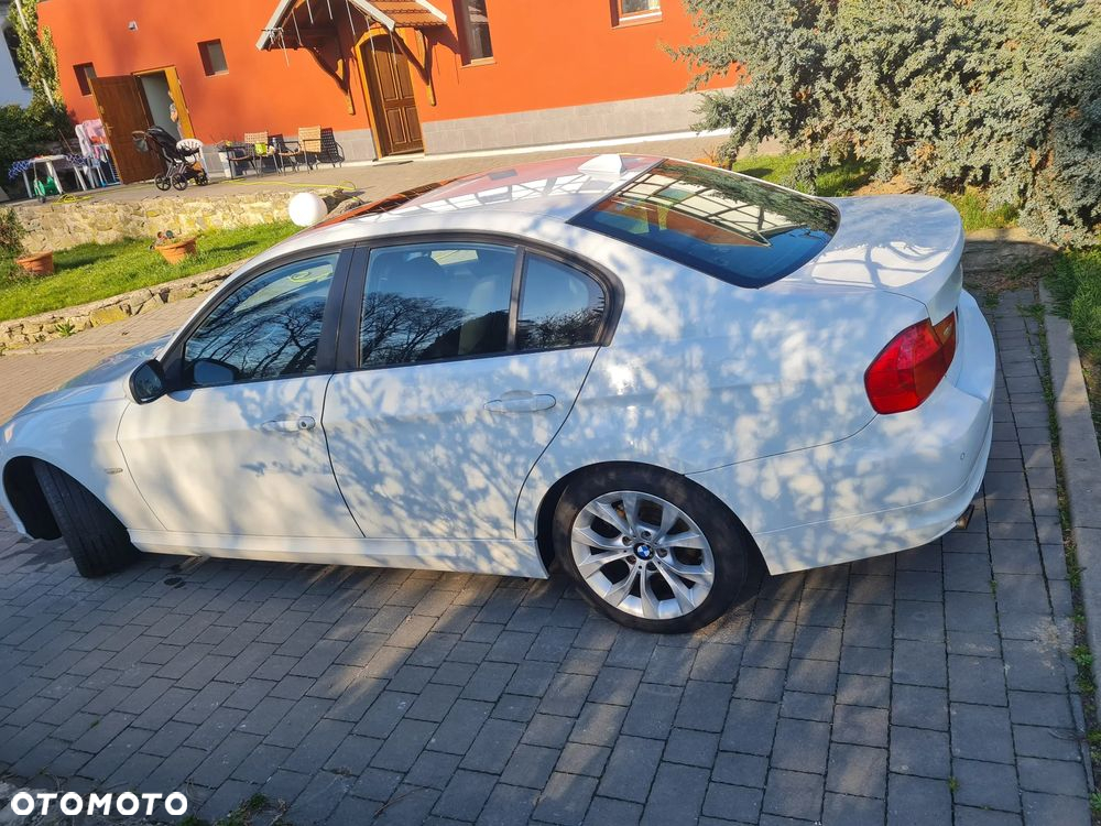 BMW Seria 3 318i - 24