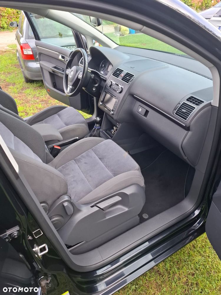 Volkswagen Touran - 30