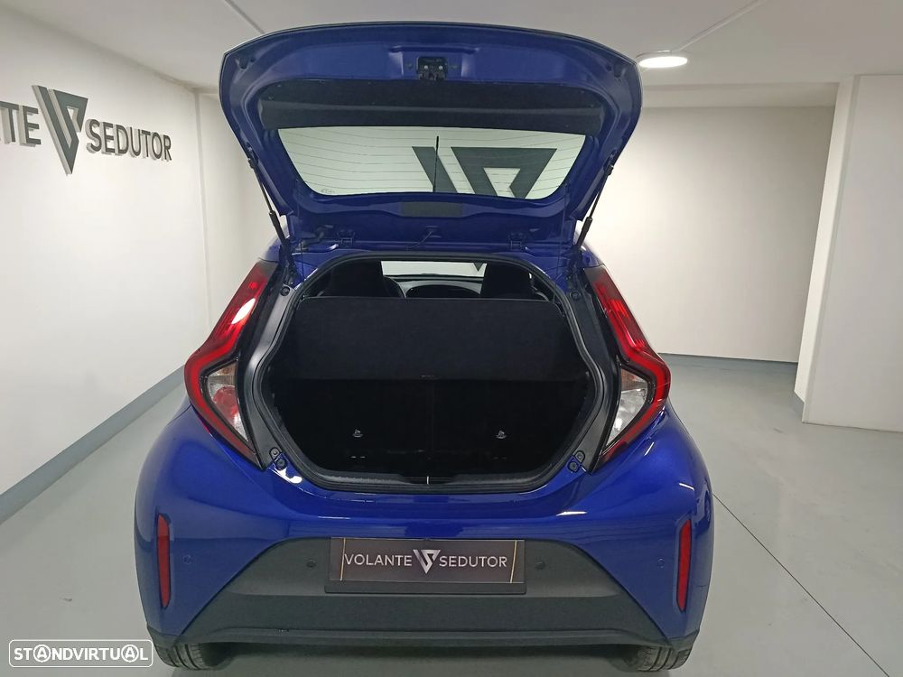 Toyota Aygo X Play - 11
