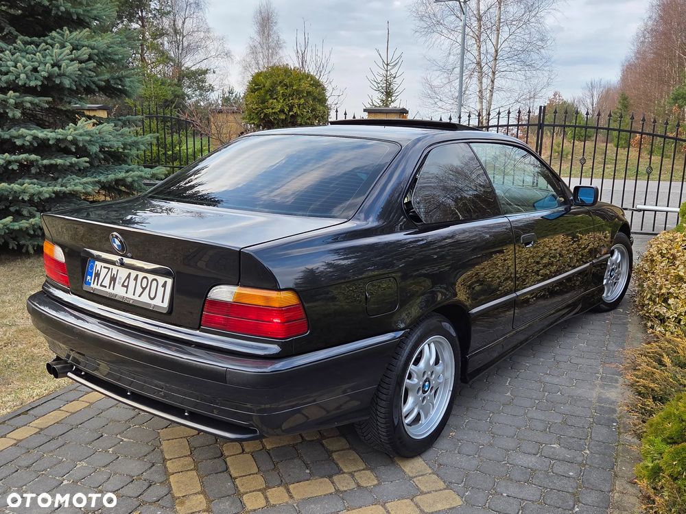 BMW Seria 3 323i - 8