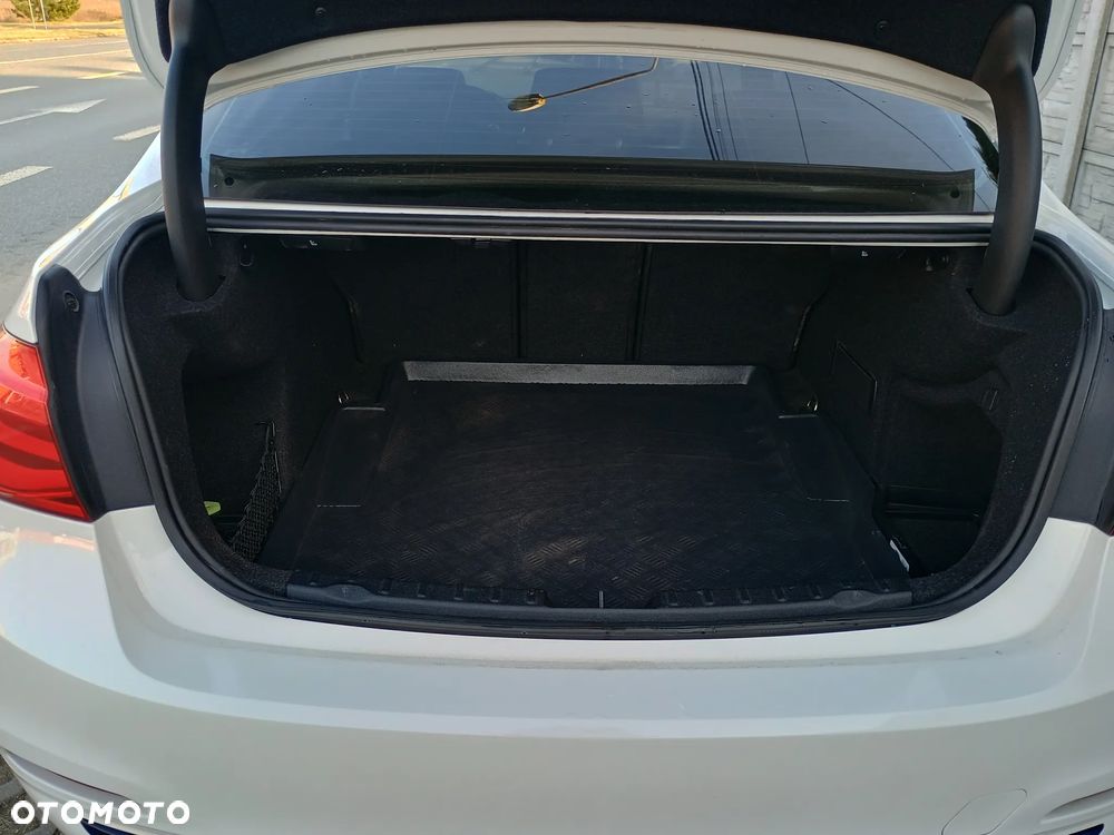 BMW Seria 3 328i xDrive Sport-Aut - 18