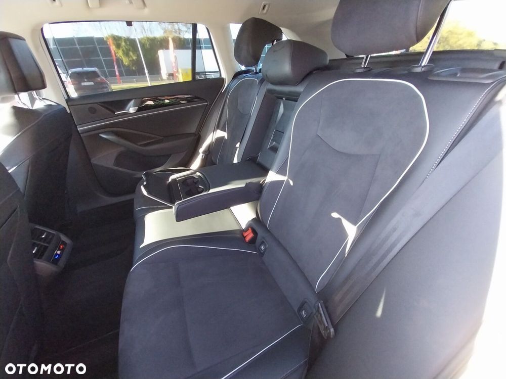 Volkswagen Passat - 9