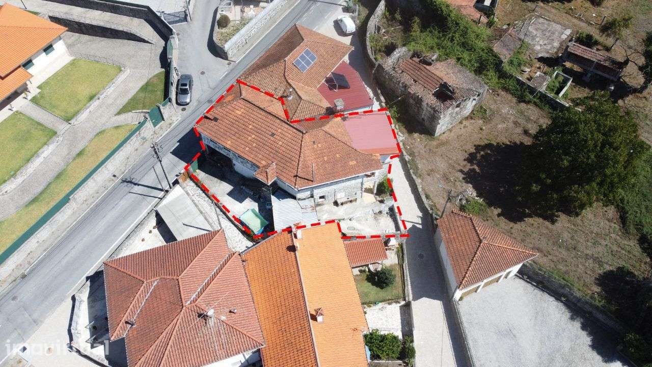 Prédio em Fonte Arcada, Póvoa de Lanhoso - Grande imagem: 2/19
