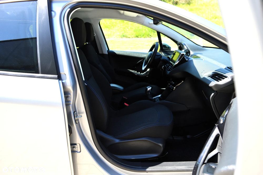 Peugeot 208 1.2 PureTech Allure - 11