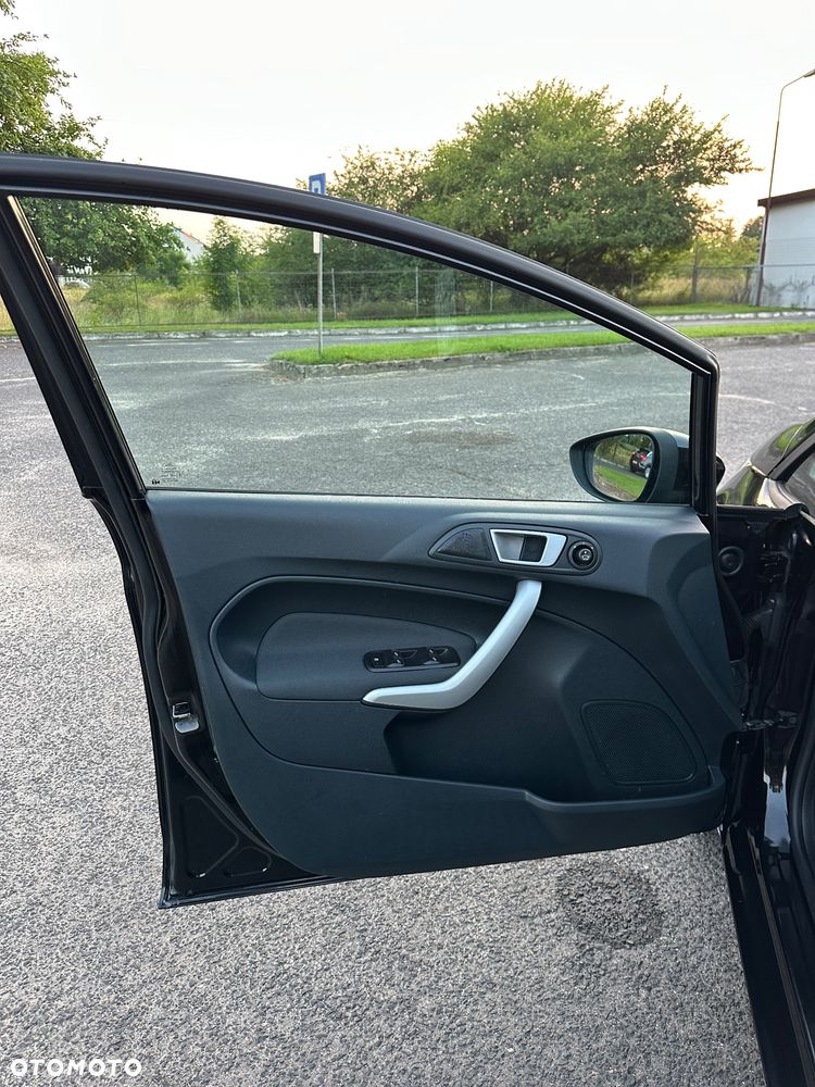 Ford Fiesta 1.25 Ambiente EU5 - 20