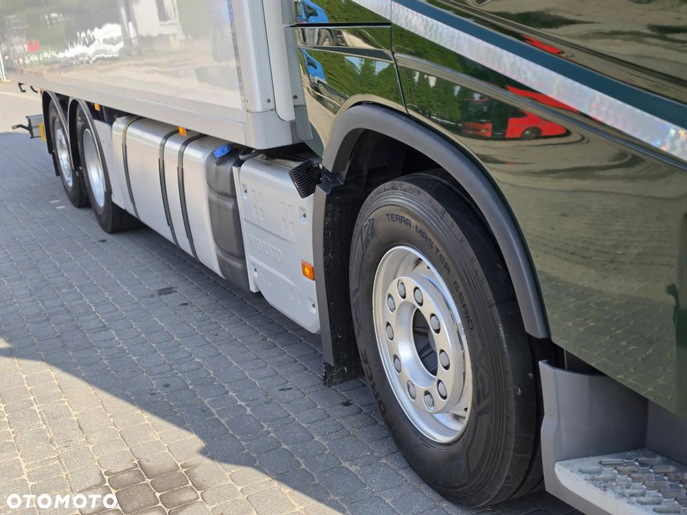 Volvo FH460 I SAVE / CARRIER 900/ KABINA SYPIALNA / CHŁODNIA KWIATOWA / SUPER STAN / 3 OŚ SKRĘTNA  / EURO 6 /SERWIS VOLVO / KONTENER KWIATOWY / - 5