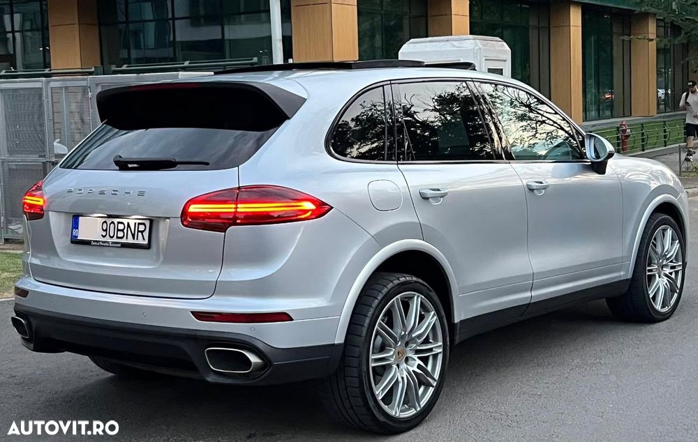 Porsche Cayenne - 6