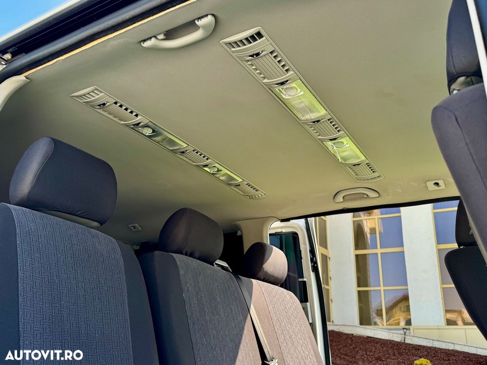 Volkswagen Caravelle KR Comfortline DSG 4M - 15