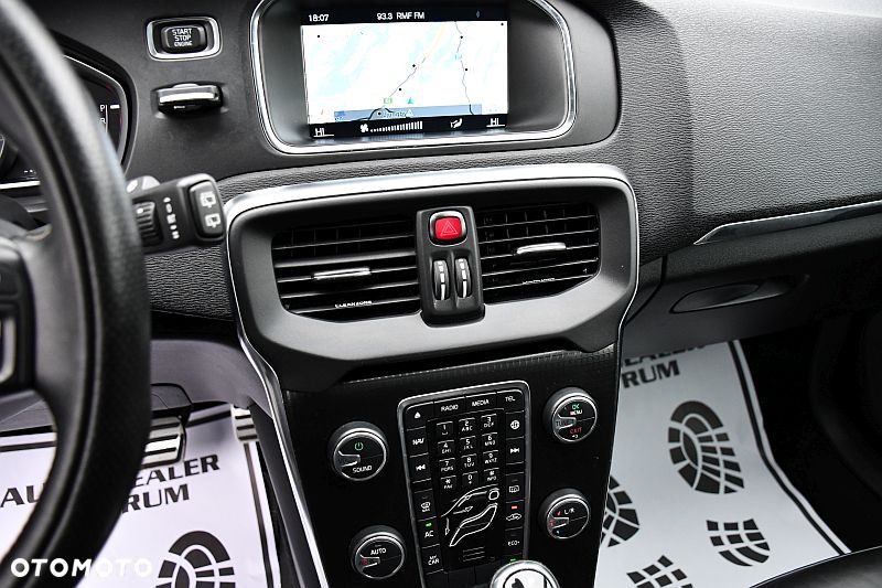 Volvo V40 D3 Geartronic RDesign - 13