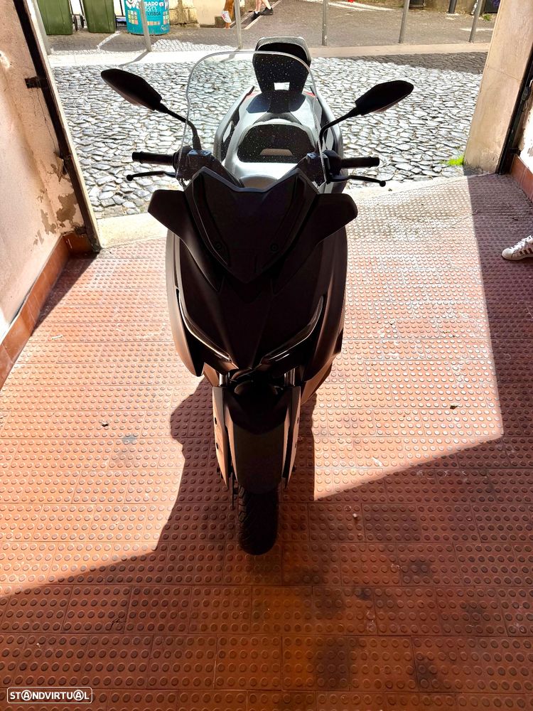 Yamaha X-Max - 3