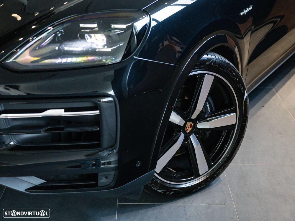 Porsche Cayenne Coupé E-Hybrid - 16