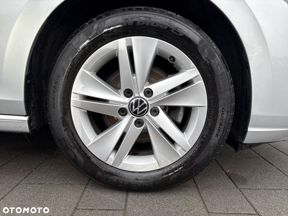 Volkswagen Golf - 18