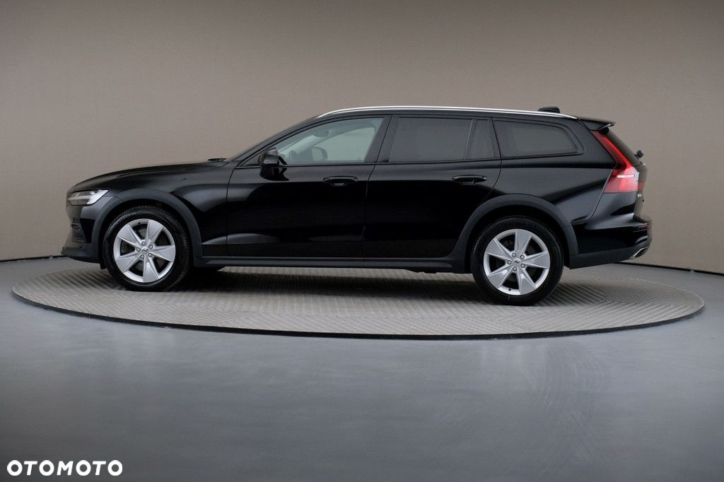 Volvo V60 Cross Country - 4