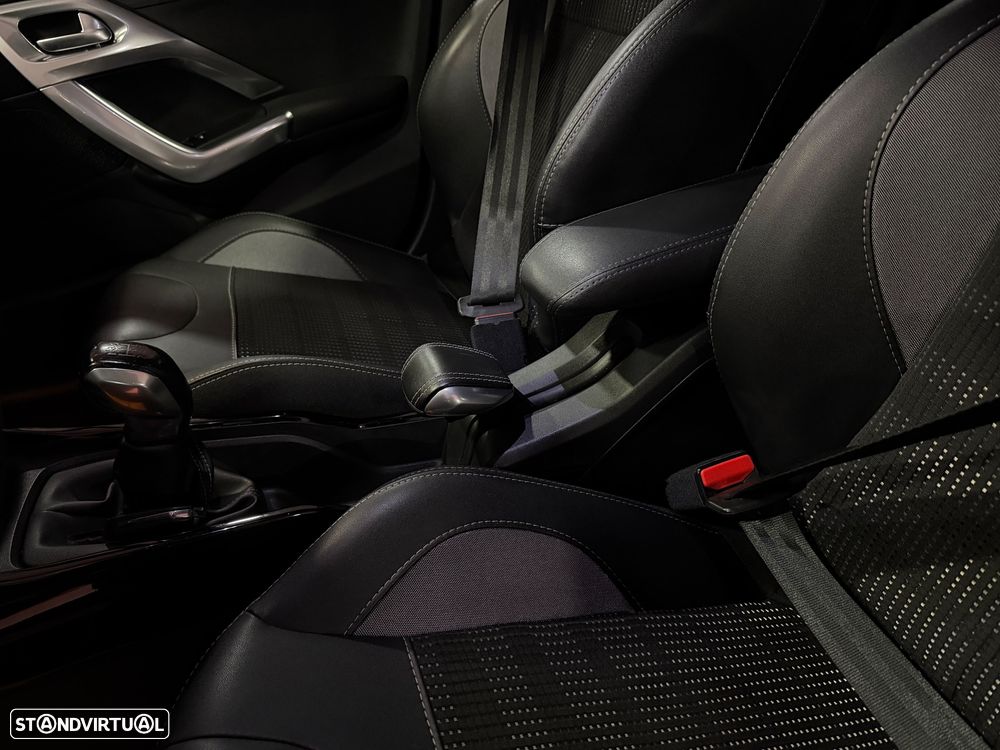 Peugeot 2008 1.6 BlueHDi Allure - 14