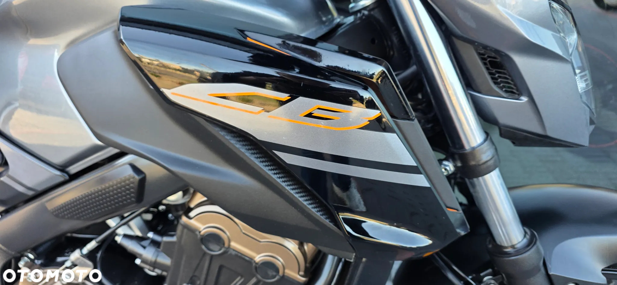 Honda CB - 12