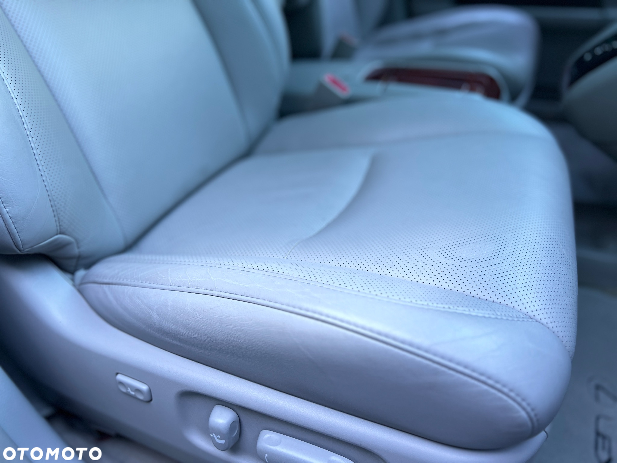Lexus RX - 14