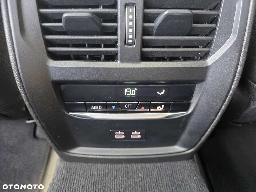 BMW Seria 3 330i xDrive M Sport sport - 26