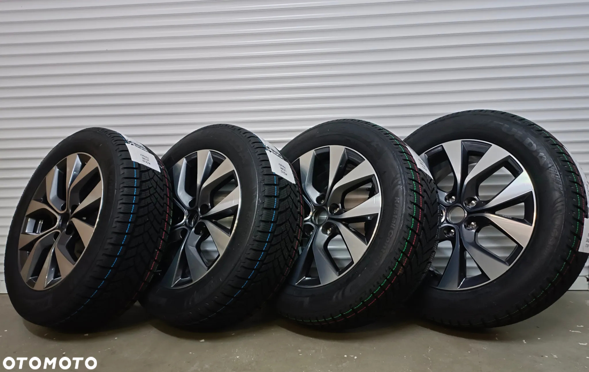 Kompletne Koła Renault Captur II 215/60R17 - 5