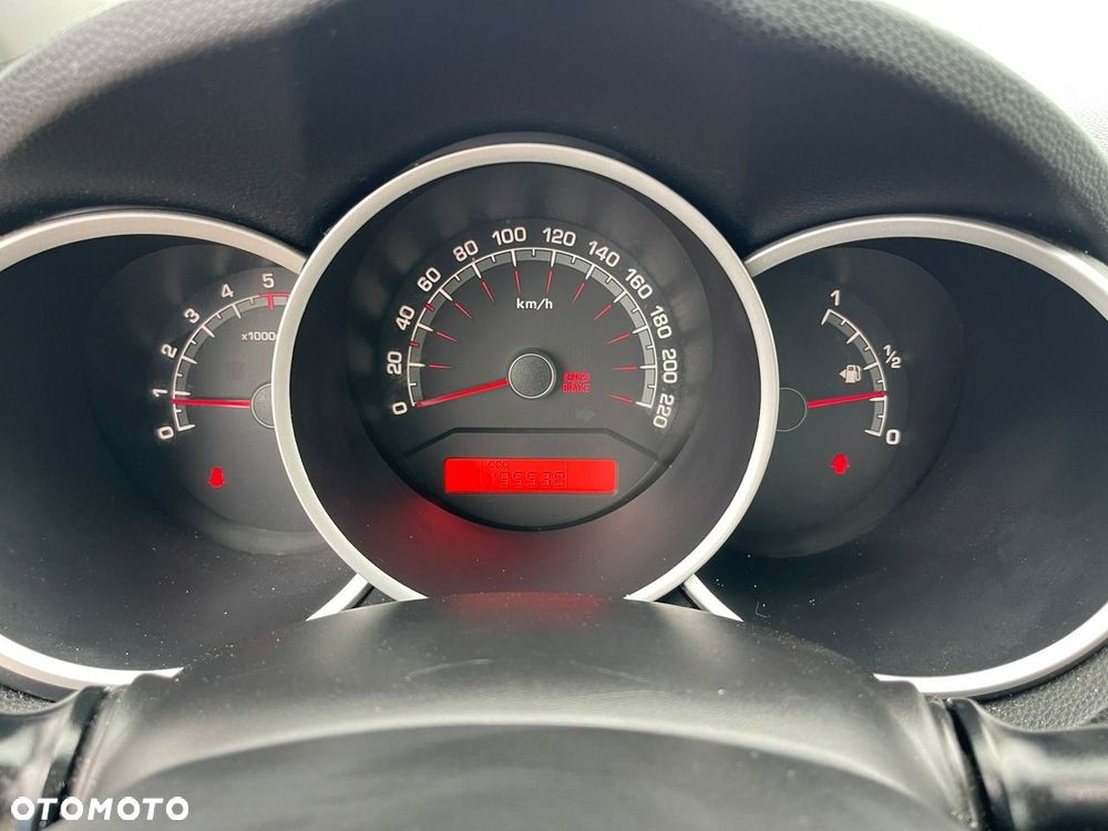 Kia Venga 1.4 CRDi M - 8