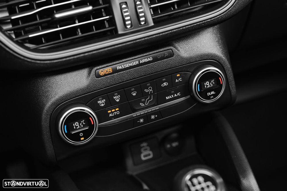 Ford Focus 1.0 EcoBoost MHEV Titanium - 28