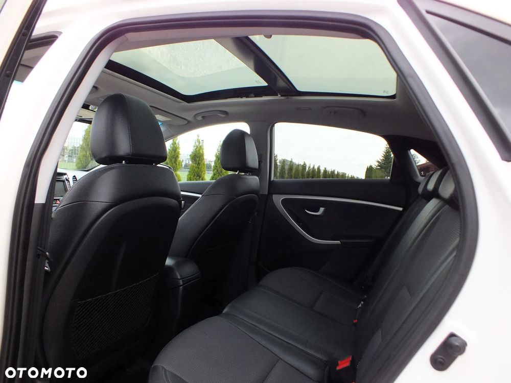 Hyundai i30 blue 1.6 GDI Passion - 13