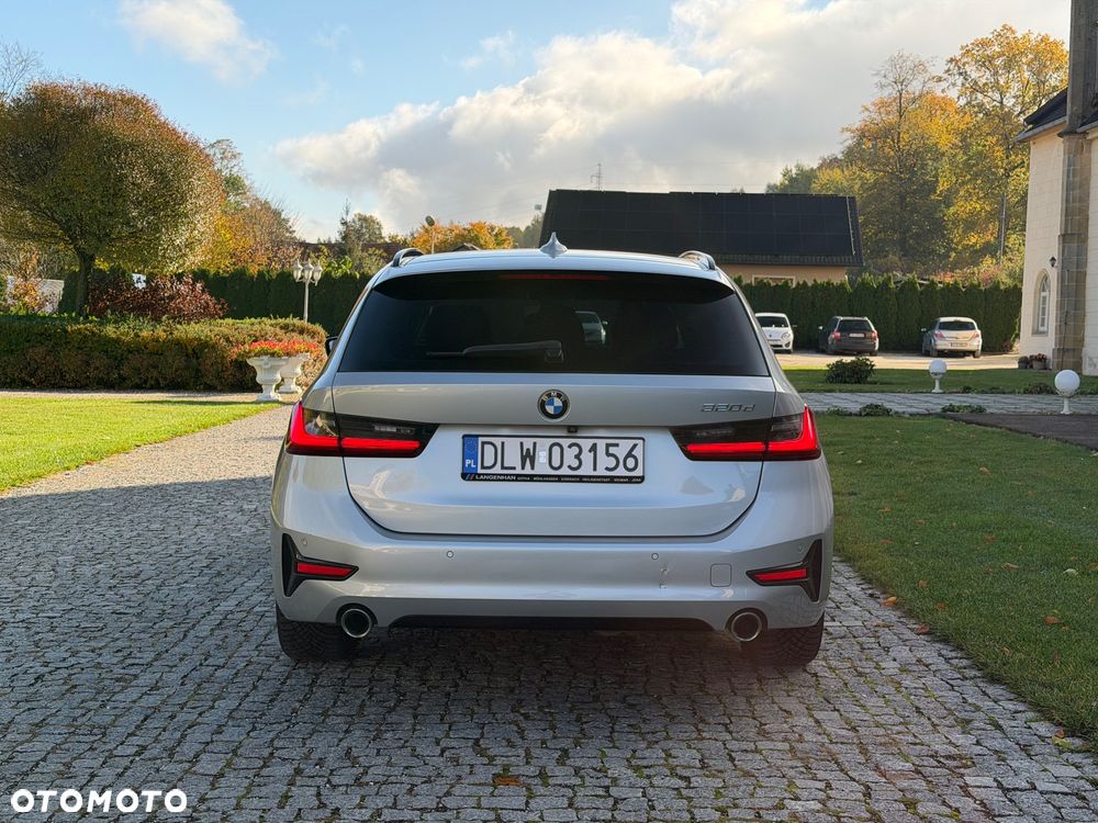 BMW 3 Series 2021 photo 4