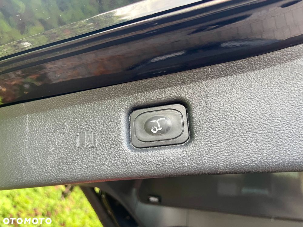 Ford S-Max 2.5 Duratec FHEV TITANIUM - 34