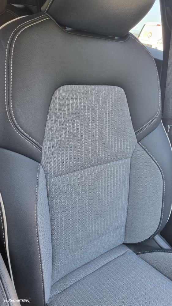Renault Clio 1.0 TCe Techno Bi-Fuel - 26