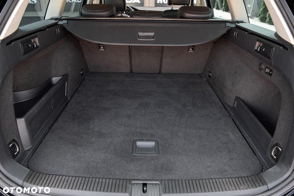 Volkswagen Passat 2.0 TDI SCR 4Motion DDG Highline - 36