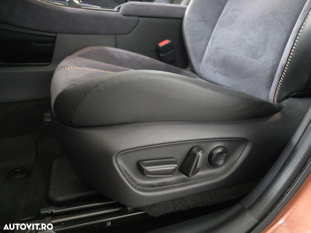 Lexus LBX - 19