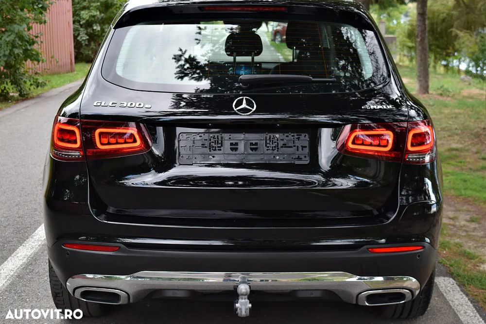 Mercedes-Benz GLC 300 e 4MATIC - 11