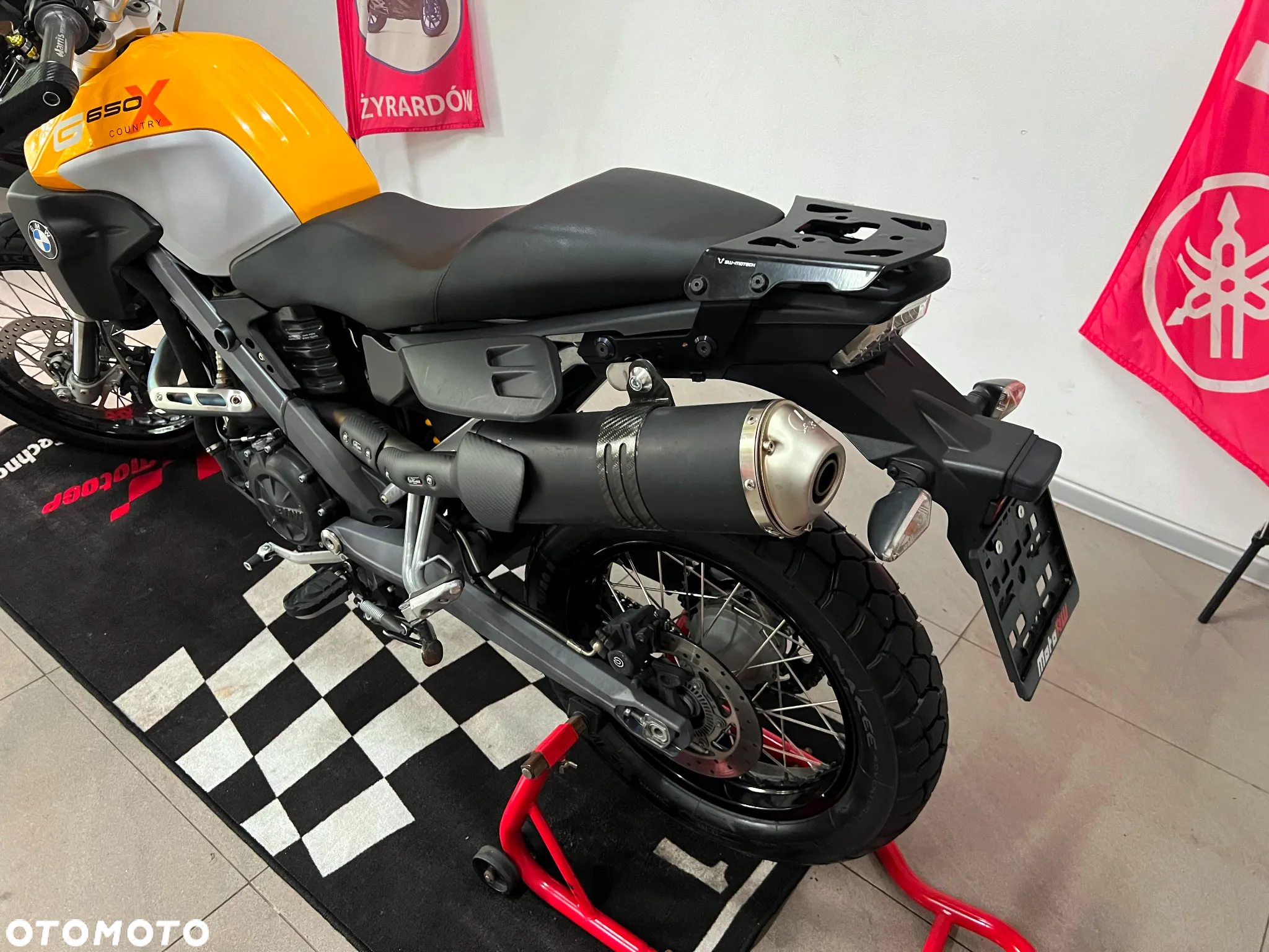 BMW G - 24