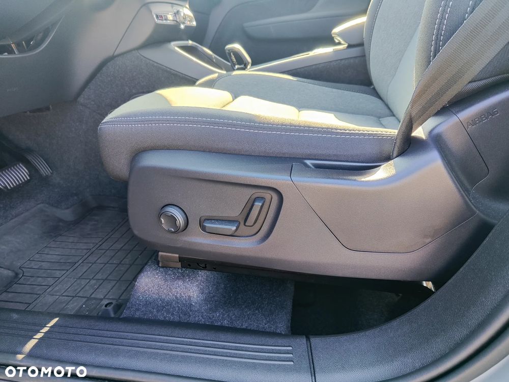 Volvo XC 40 B3 Plus Dark - 8