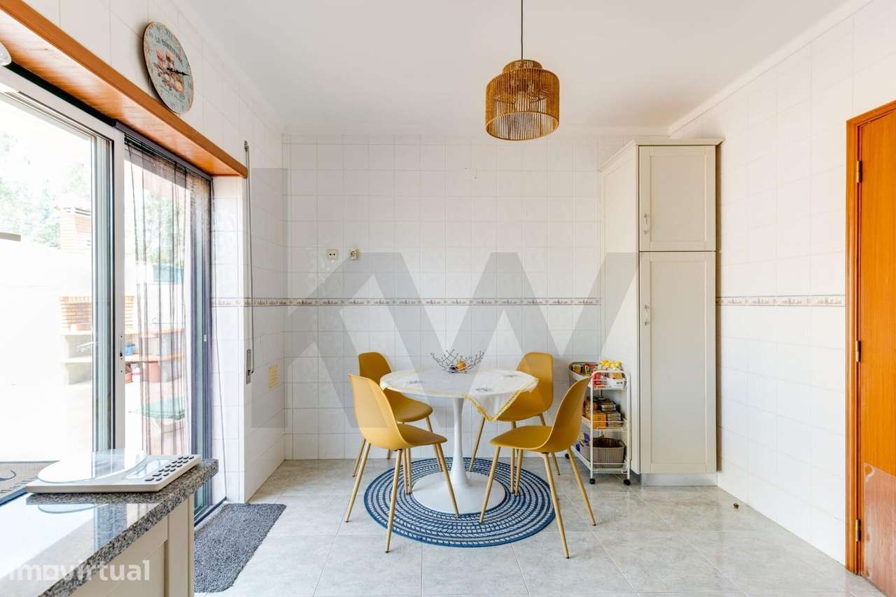 Apartamento T2 em Gândara dos Olivais | Rés de Chão com Garagem e Terr - Grande imagem: 3/31