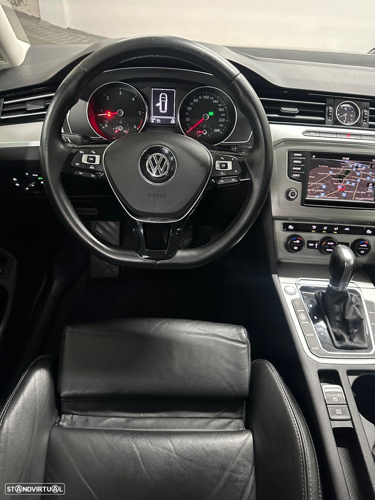 VW Passat Variant 2.0 TDi Confortline DSG - 9