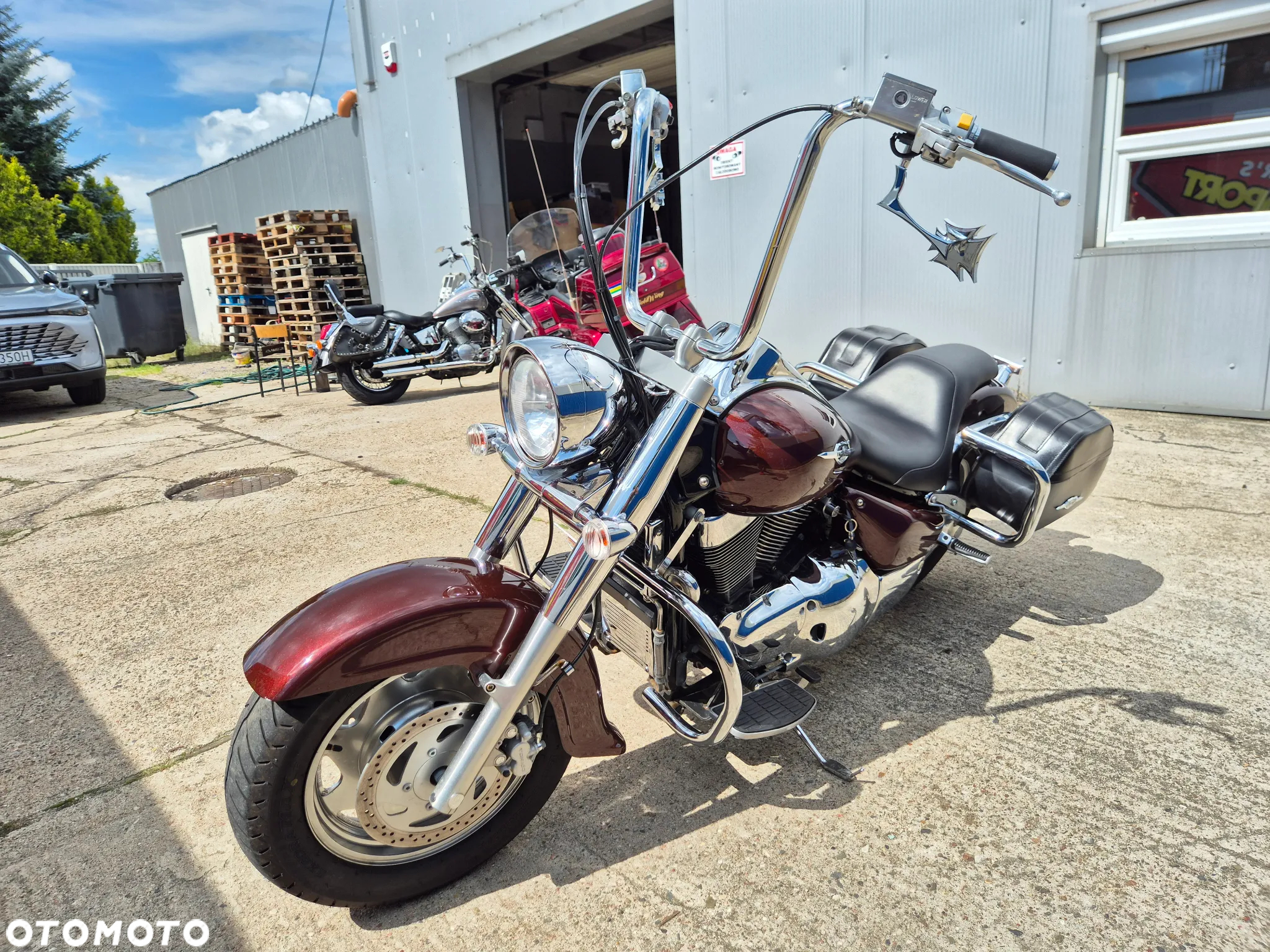Suzuki Intruder - 13