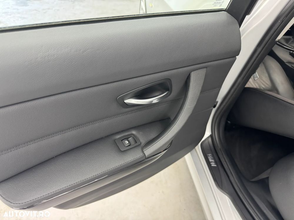 BMW Seria 3 320d DPF Blue Performance Edition Exclusive - 18