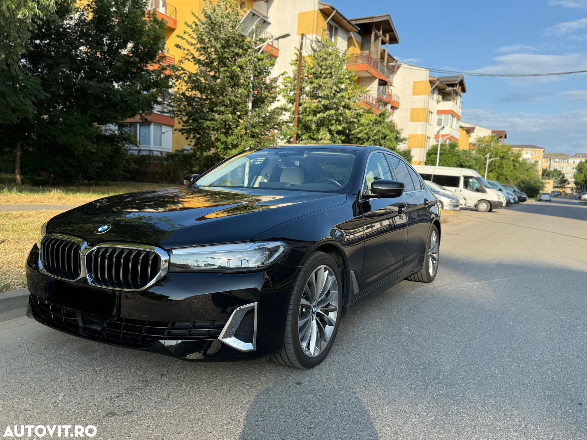 BMW Seria 5 530d xDrive AT MHEV - 1