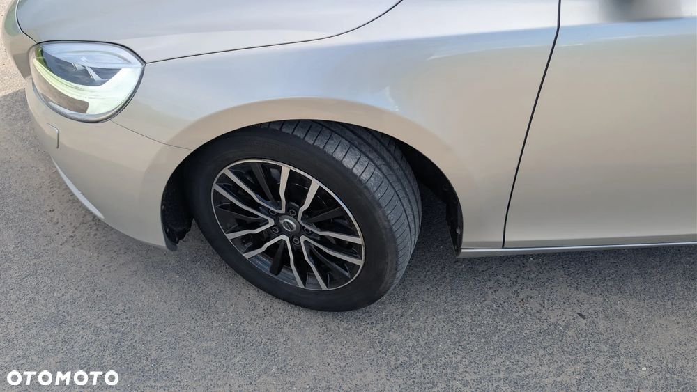 Volvo V40 D2 Drive-E Momentum - 10